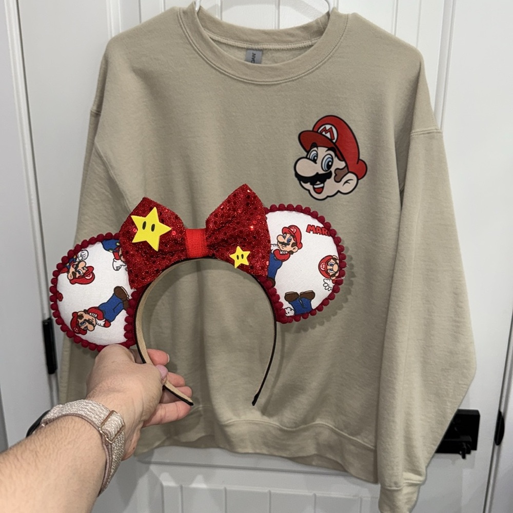 Beige Mario Graphic Sweater perfect for Universal Studios ♥️